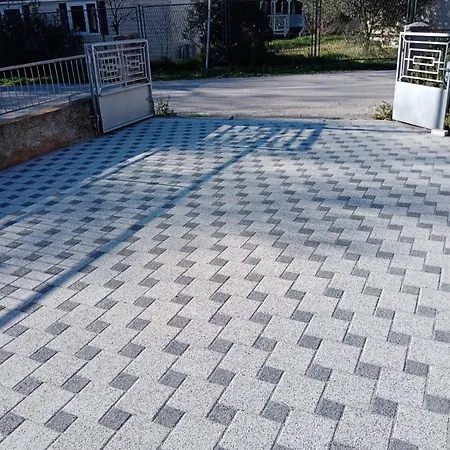 House Macut * Водице