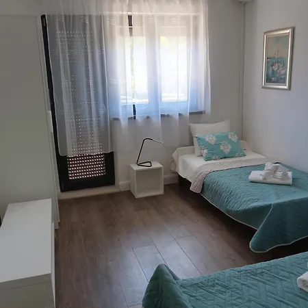 House Macut Дом отдыха Водице