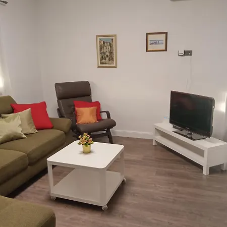 House Macut Дом отдыха Водице